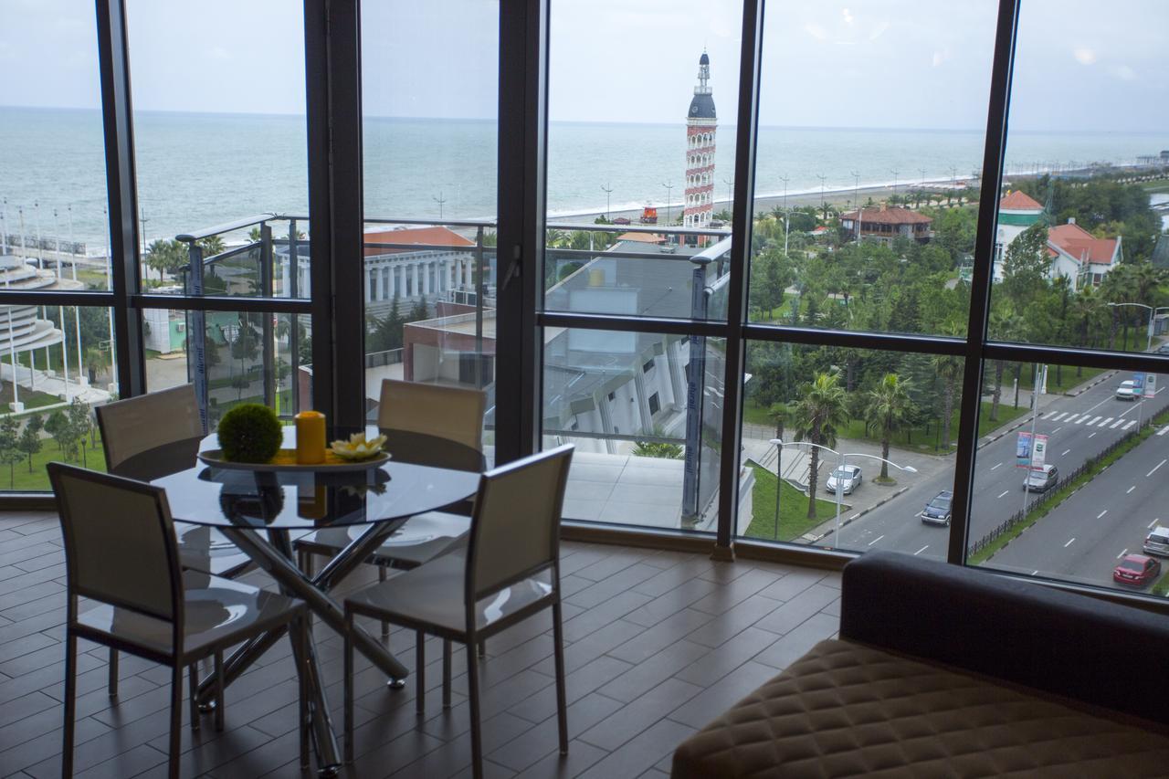 Apartment Natalia Sea Towers Batumi Bagian luar foto